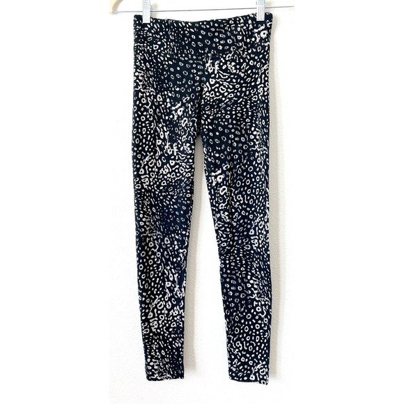 Talula Aritzia Womens Leggings Size XS Black Print Soft Leopard Pants Cotton - Picture 1 of 5